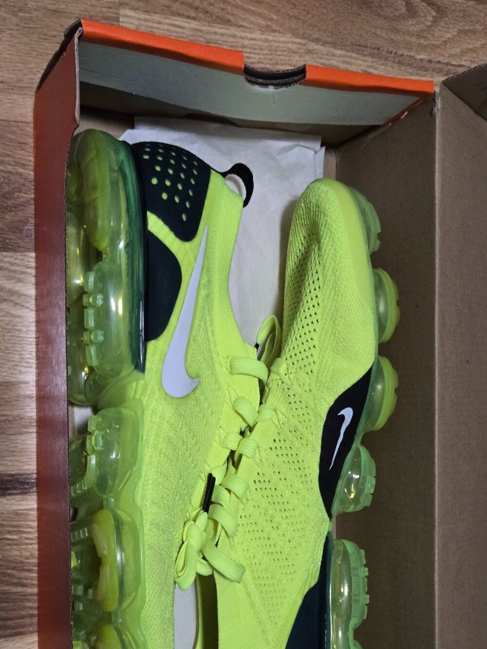 Nike Air VaporMax Flyknit 2 Volt/White-Black Mens Size 12 942842-700